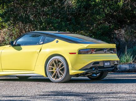 Borla S-TYPE Edelstahl Sportauspuff-Komplettanlage ab Kat Nissan Z Typ RZ34 je 114mm rund scharfkantig abgeschrägt aus Carbon